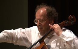 LE MEDECIN AU VIOLONCELLE