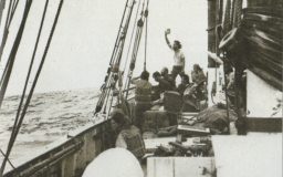 ILS VONT ARRÊTER LA BOMBE !