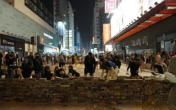 DANS LA GUEULE DU DRAGON